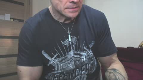 Snapshot of carin_the_body chatting on December 17, 2:11 pm Laz online show from December 17, 2:11 pm
