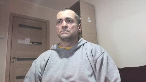 Snapshot of carin_the_body chatting on December 27, 8:02 am Laz online show from December 27, 8:02 am