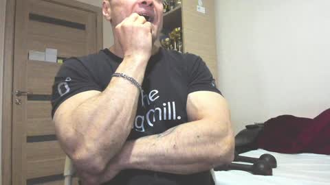 Snapshot of carin_the_body chatting on January 20, 12:25 am Laz online show from January 20, 12:25 am