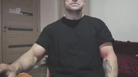 Snapshot of carin_the_body chatting on December 8, 11:57 am Laz online show from December 8, 11:57 am