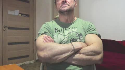 Snapshot of carin_the_body chatting on December 11, 6:37 pm Laz online show from December 11, 6:37 pm