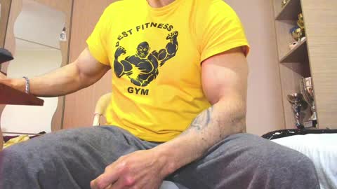 Snapshot of carin_the_body chatting on January 1, 8:35 am Laz online show from January 1, 8:35 am