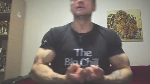 Snapshot of carin_the_body chatting on December 3, 5:34 pm Laz online show from December 3, 5:34 pm
