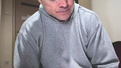 Snapshot of carin_the_body chatting on December 30, 1:37 am Laz online show from December 30, 1:37 am