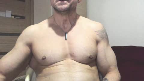 Snapshot of carin_the_body chatting on December 28, 7:33 am Laz online show from December 28, 7:33 am