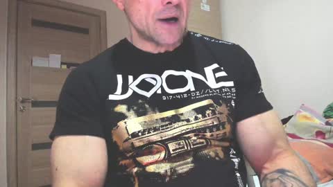 Snapshot of carin_the_body chatting on January 21, 8:43 pm Laz online show from January 21, 8:43 pm