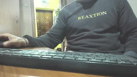 Snapshot of carin_the_body chatting on December 30, 1:47 pm Laz online show from December 30, 1:47 pm