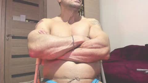 Snapshot of carin_the_body chatting on December 8, 10:03 pm Laz online show from December 8, 10:03 pm