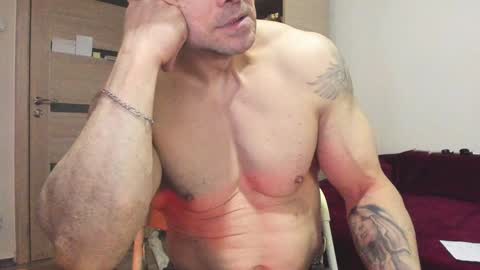 Snapshot of carin_the_body chatting on December 7, 5:31 pm Laz online show from December 7, 5:31 pm
