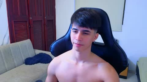 carl_dixon online show from April 21, 11:11 pm