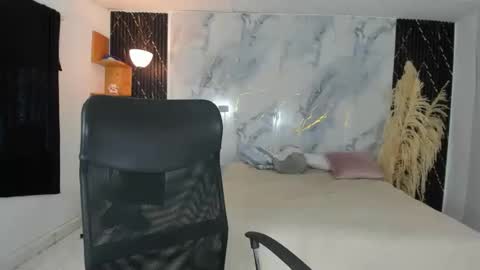 master online show from April 23, 12:29 pm