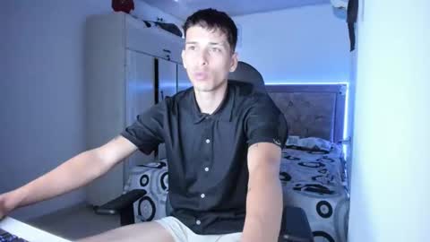 carlossmi01 online show from April 11, 12:09 pm