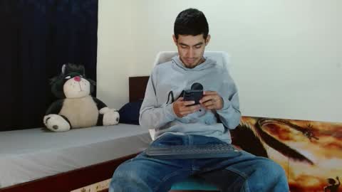 Snapshot of cash_master_san chatting on October 17, 1:09 am Cash Master San online show from October 17, 1:09 am