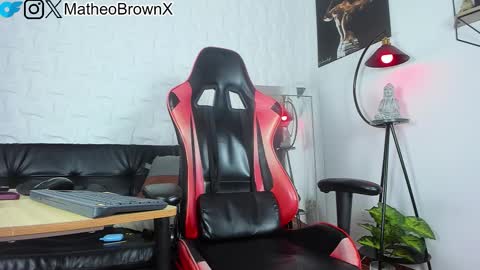 Snapshot of casticatheking chatting on October 7, 9:08 pm Matheo Brown online show from October 7, 9:08 pm