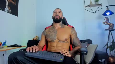 Snapshot of casticatheking chatting on February 11, 12:58 pm Matheo Brown online show from February 11, 12:58 pm