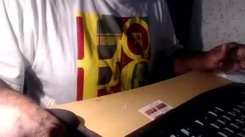 cazzsper2005 online show from November 3, 4:53 pm