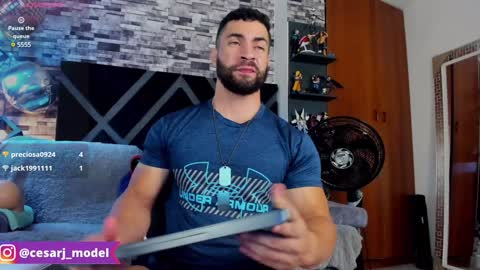 Snapshot of cesar_joness chatting on December 3, 11:57 pm Cesar jones online show from December 3, 11:57 pm