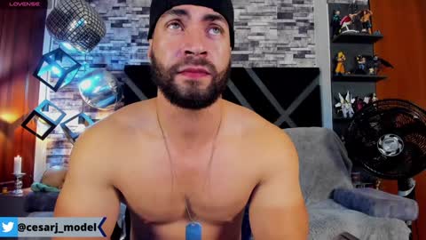 Snapshot of cesar_joness chatting on December 3, 12:22 am Cesar jones online show from December 3, 12:22 am