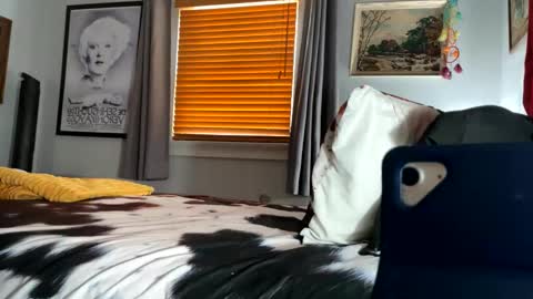 cezarthebreeder online show from April 23, 10:01 pm