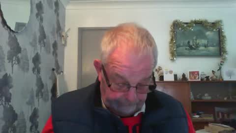 Champers online show from December 13, 10:30 am