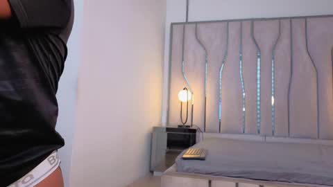 charlie_walkerr online show from June 1, 7:25 pm