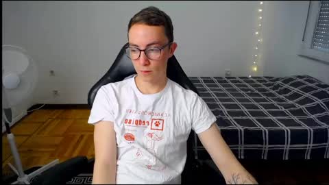 carlos reyes online show from May 18, 7:36 am