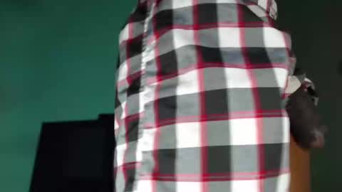 charly_vergonti_ online show from December 9, 9:22 pm