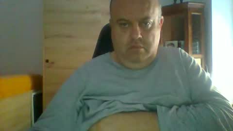 charly online show from November 12, 8:42 am