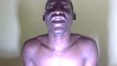 Snapshot of charmzboy chatting on October 4, 8:46 pm charmzboy online show from October 4, 8:46 pm