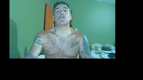 Snapshot of chato012 chatting on February 13, 5:11 pm chato012 online show from February 13, 5:11 pm