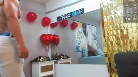 Snapshot of choreythaiylor chatting on February 14, 3:15 pm Chorey Thaylor online show from February 14, 3:15 pm
