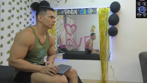Snapshot of choreythaiylor chatting on September 23, 3:22 pm Chorey Thaylor online show from September 23, 3:22 pm
