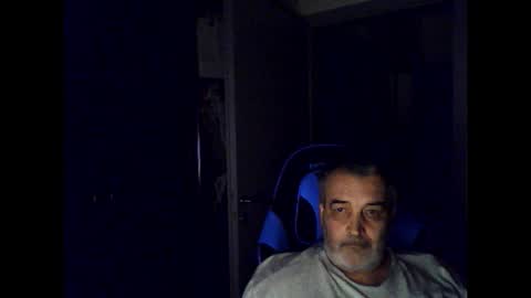 Snapshot of chris250268 chatting on October 19, 2:16 am Chris online show from October 19, 2:16 am