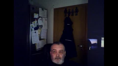 Snapshot of chris250268 chatting on December 5, 7:38 am Chris online show from December 5, 7:38 am