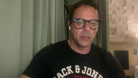 chris3889 online show from March 6, 12:54 am