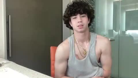 chris_baker1 online show from April 23, 4:28 am