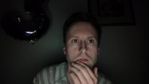 chris_ger8619 online show from April 28, 7:40 pm