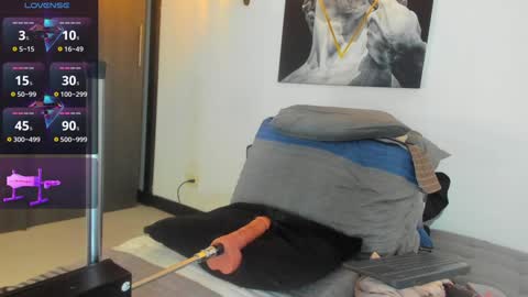 chris_milleer online show from January 9, 12:35 am