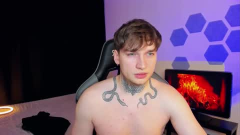 Chris Tyson online show from February 6, 10:00 pm