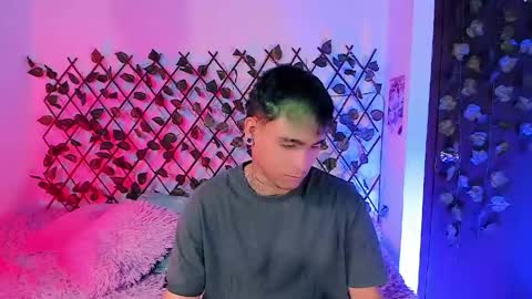 Christian Wang online show from April 26, 12:30 am