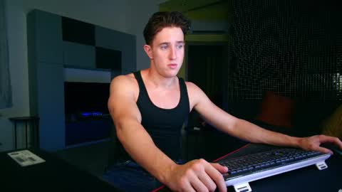 UPVOTE ME ------  ILL DO SOMETHING FOR FREE online show from August 5, 7:52 pm
