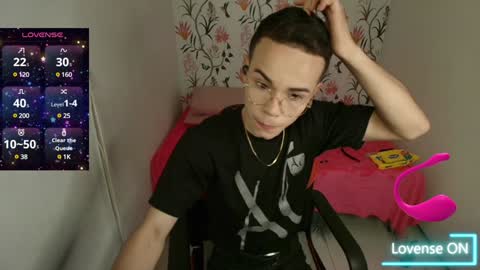 Snapshot of christopher__vans chatting on December 5, 11:05 am CHRISTOPHER online show from December 5, 11:05 am