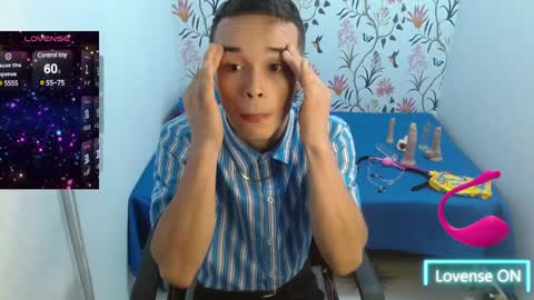 Snapshot of christopher__vans chatting on December 2, 10:59 am CHRISTOPHER online show from December 2, 10:59 am