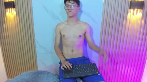 Chrisopher Hunter online show from February 10, 9:19 pm