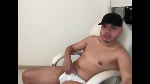 Chris online show from December 4, 4:21 am