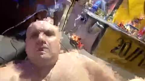 chubbyman40 online show from January 18, 8:44 pm