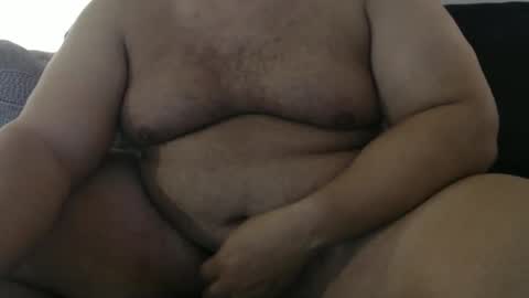 Snapshot of chubbyvix chatting on October 29, 4:37 am AstorYvr online show from October 29, 4:37 am