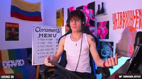 David     Independent Model online show from December 17, 4:45 am