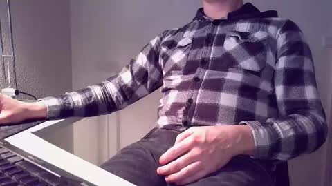 clamshive7 online show from February 4, 12:33 pm