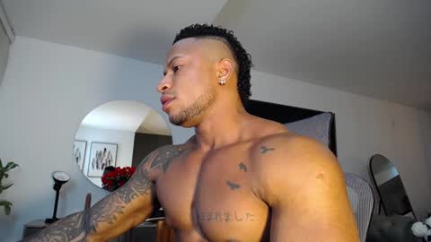 Snapshot of clark_strong chatting on December 2, 7:25 pm clark_strong online show from December 2, 7:25 pm